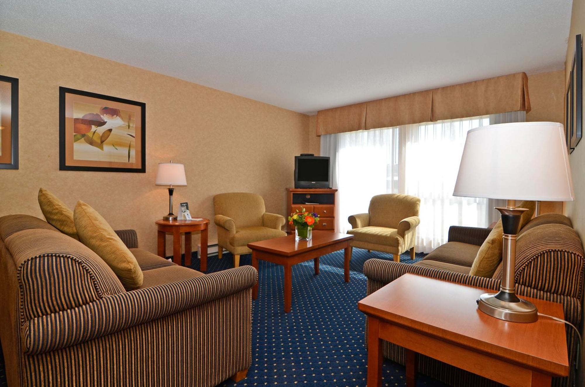 Best Western Plus Langley Inn Экстерьер фото