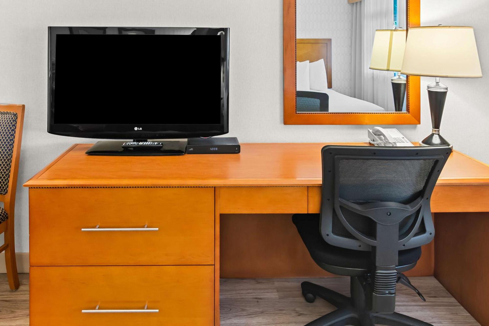 Best Western Plus Langley Inn Экстерьер фото