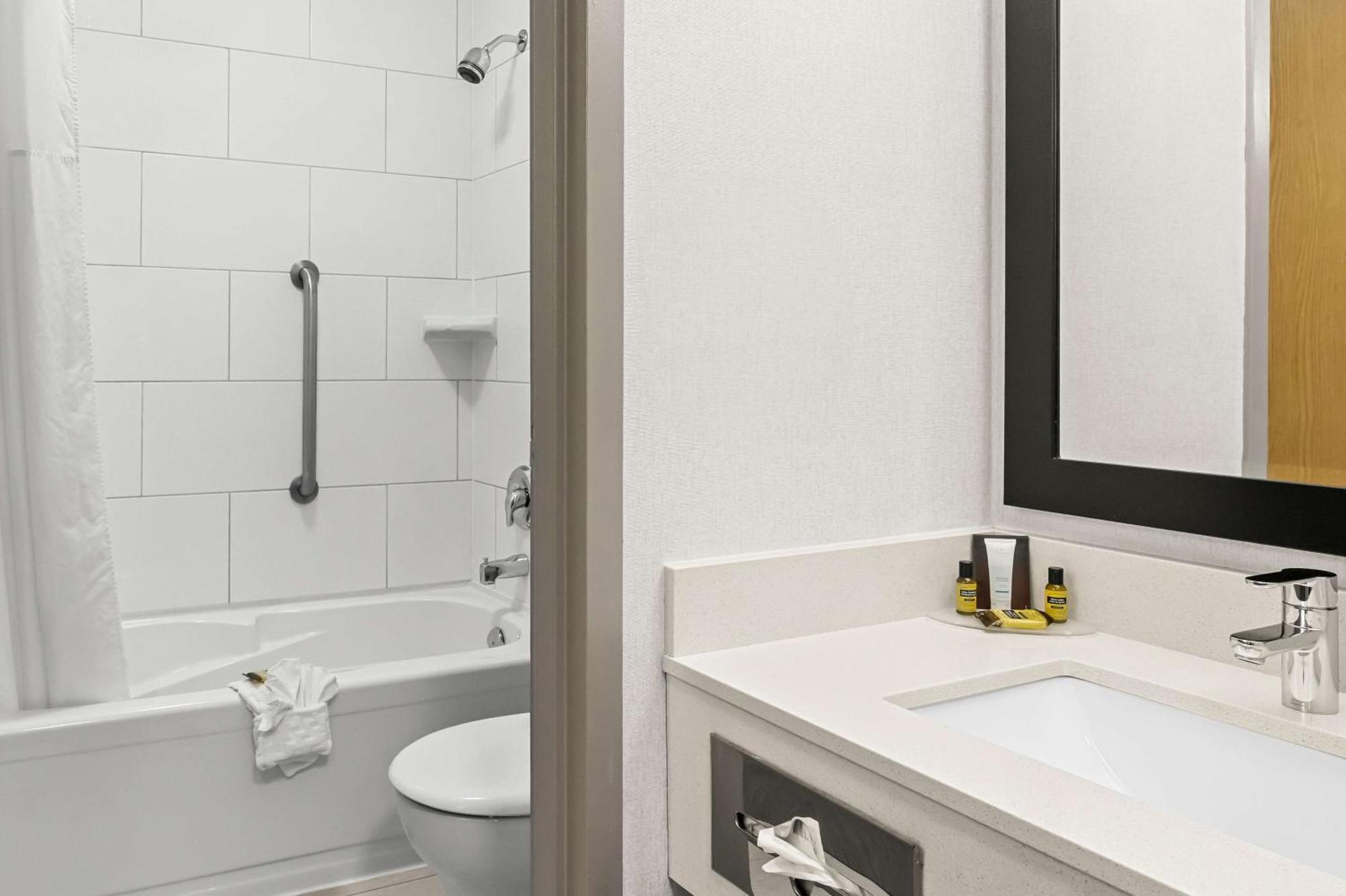 Best Western Plus Langley Inn Экстерьер фото