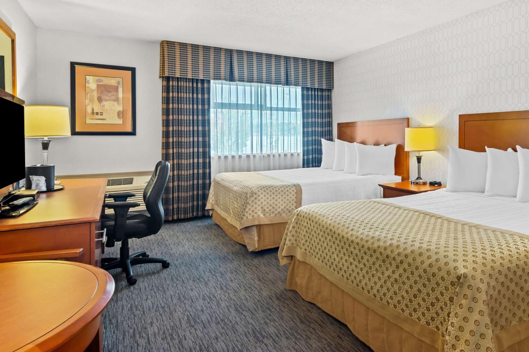 Best Western Plus Langley Inn Экстерьер фото