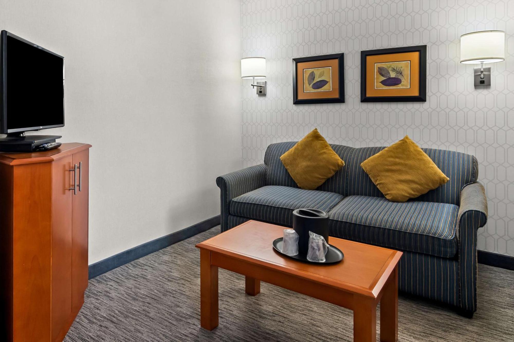 Best Western Plus Langley Inn Экстерьер фото