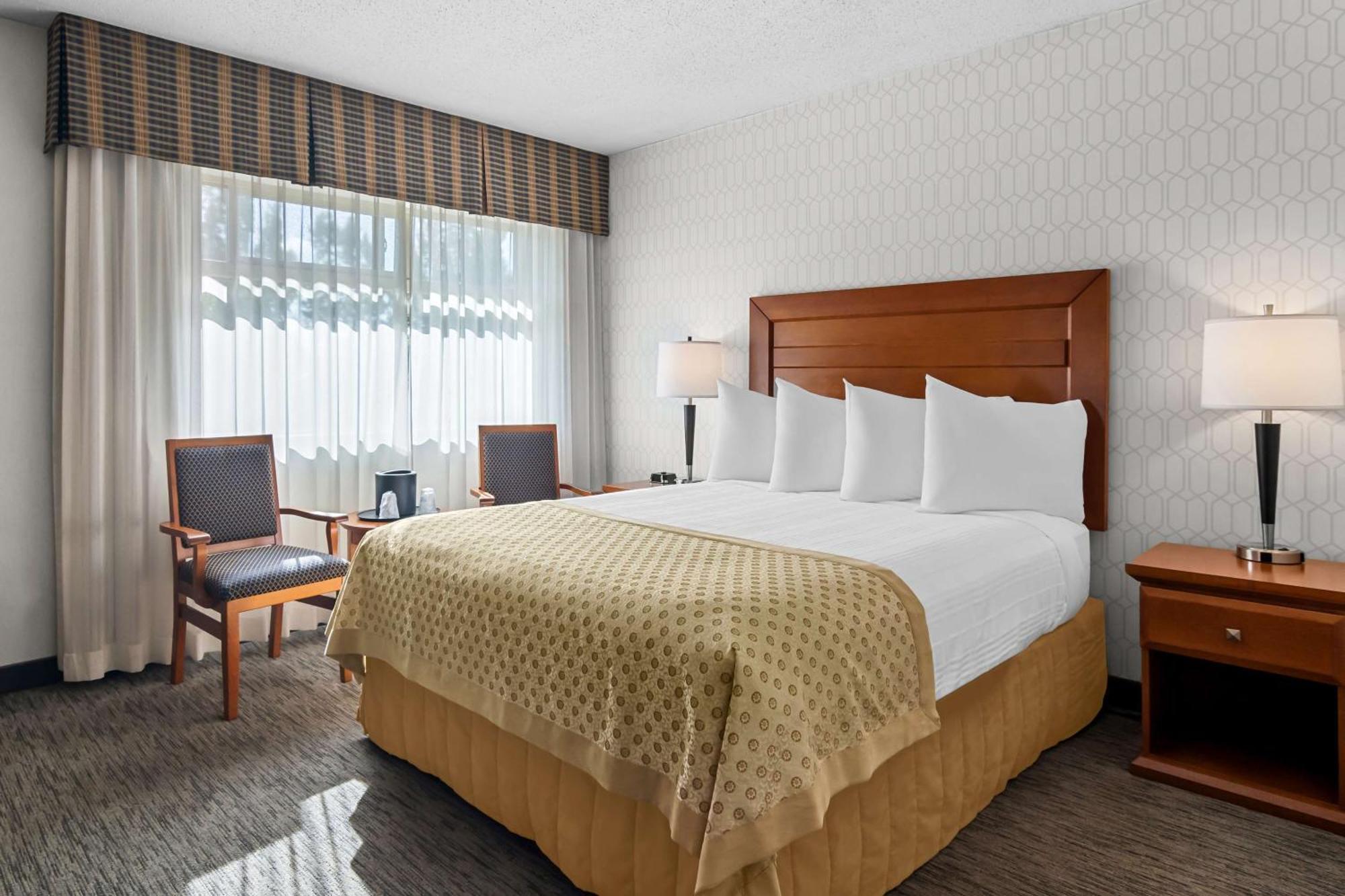 Best Western Plus Langley Inn Экстерьер фото