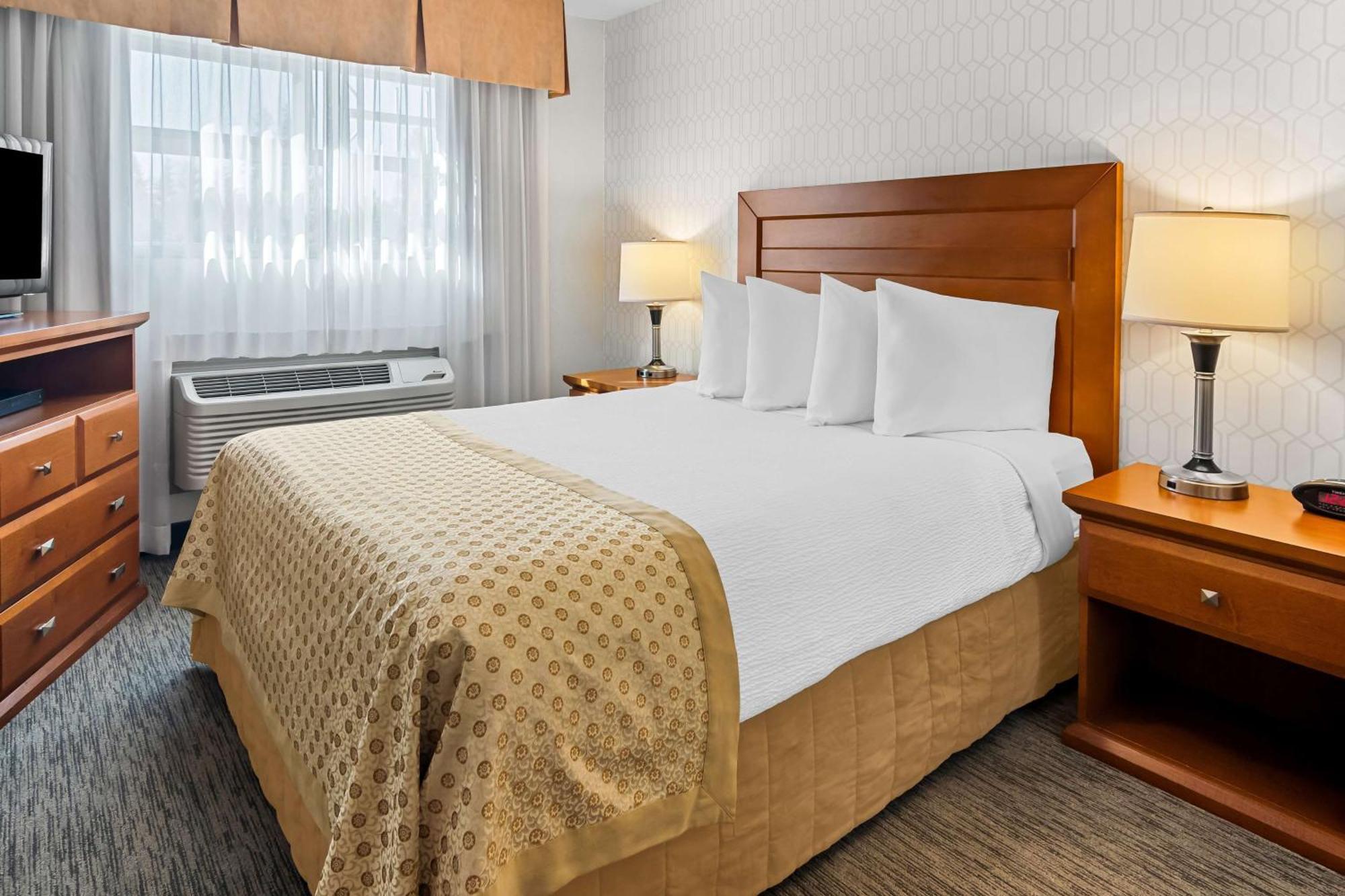 Best Western Plus Langley Inn Экстерьер фото