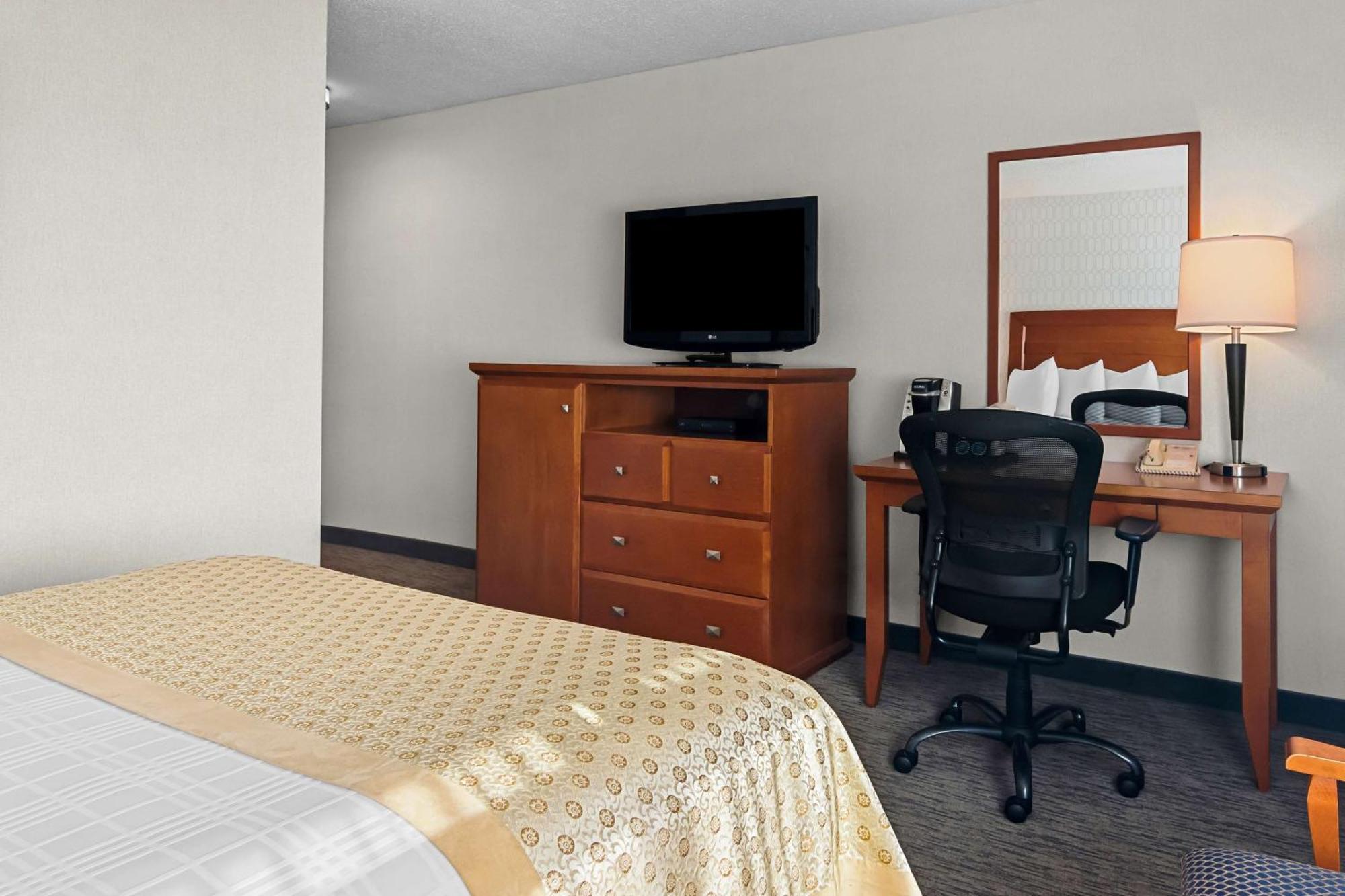Best Western Plus Langley Inn Экстерьер фото