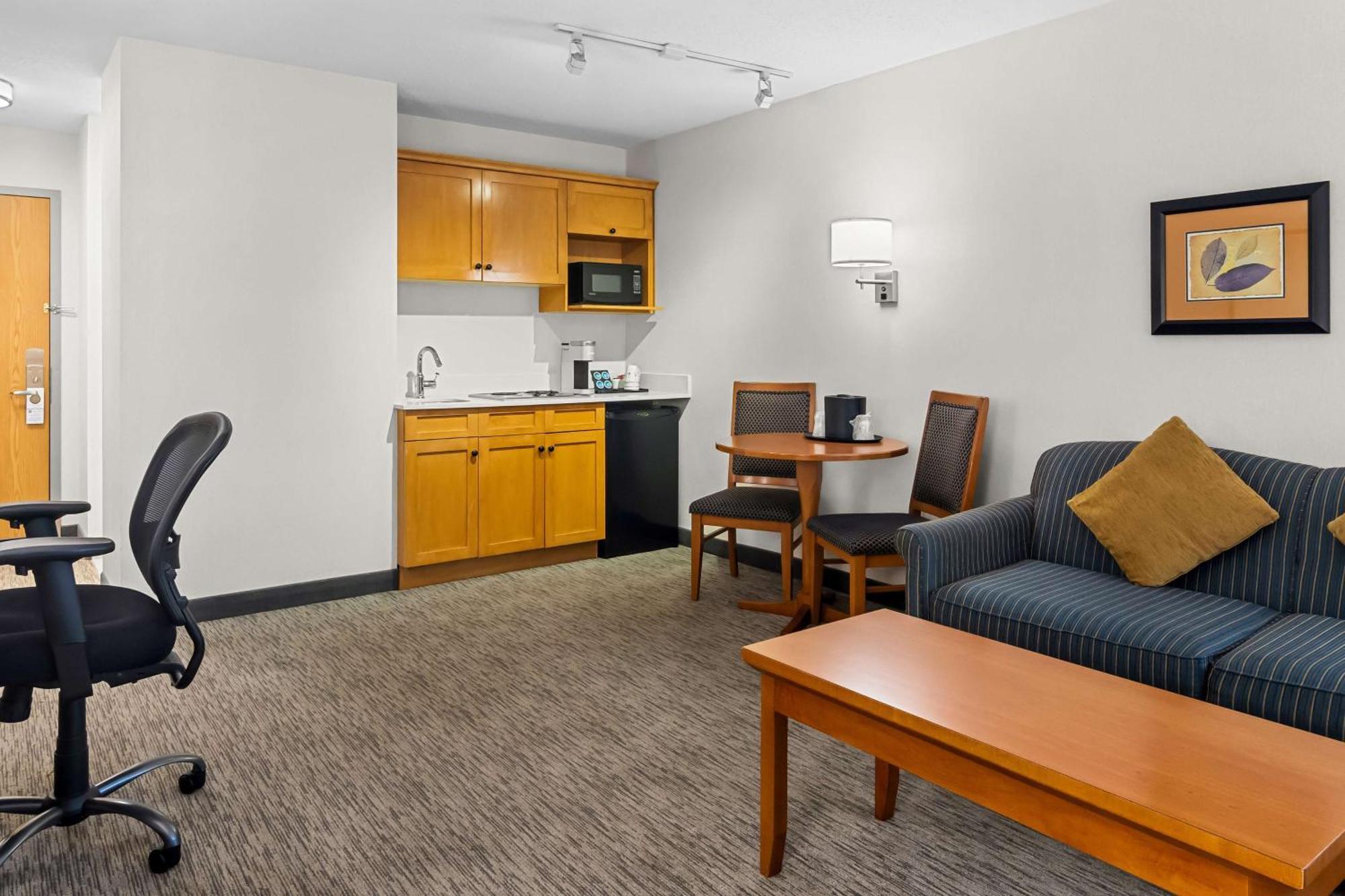 Best Western Plus Langley Inn Экстерьер фото